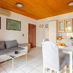 Misho With Terrace Апартаменты