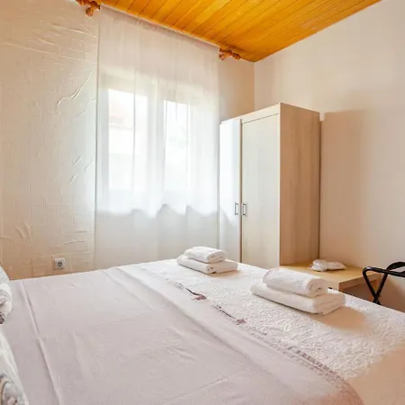 Misho With Terrace Appartement *